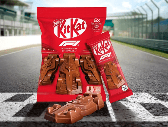 2413. KIT KAT COCHE F1
